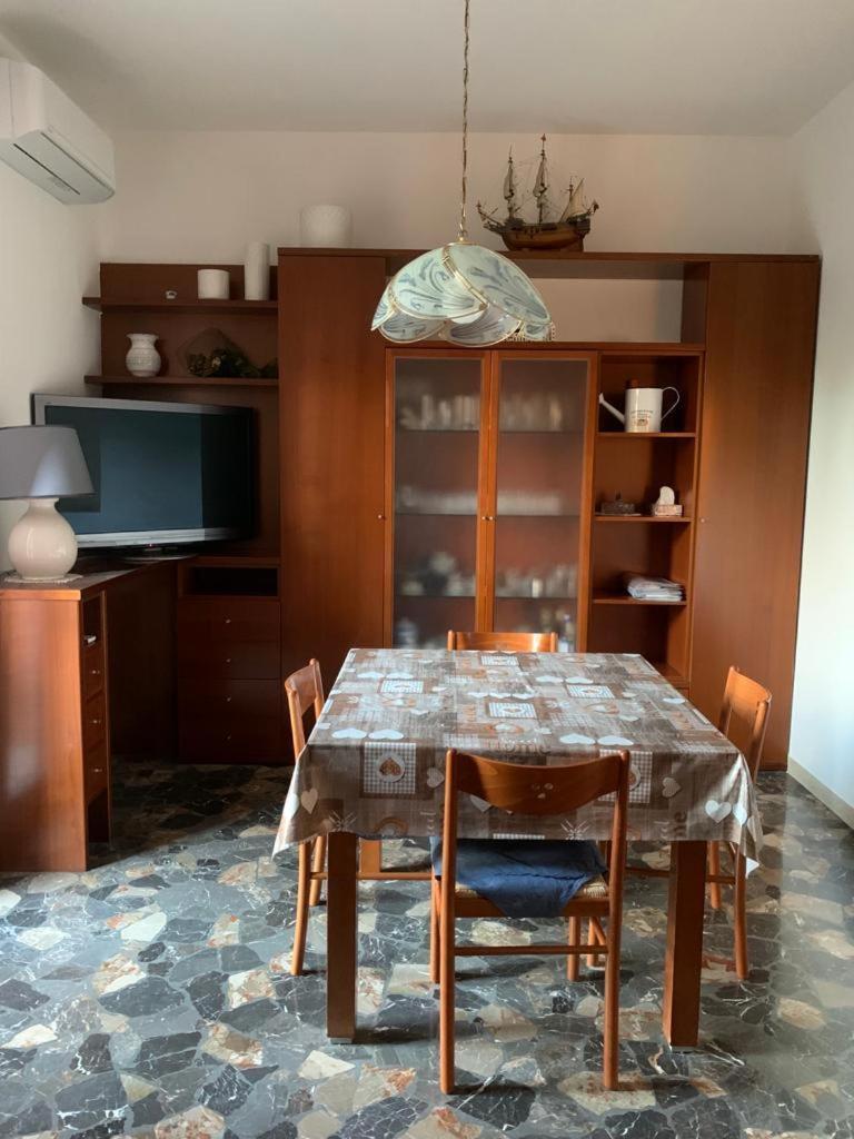 Comfortable Apartament 2 Bedroom Suitable 2-5 Pax โบโลญญา ภายนอก รูปภาพ
