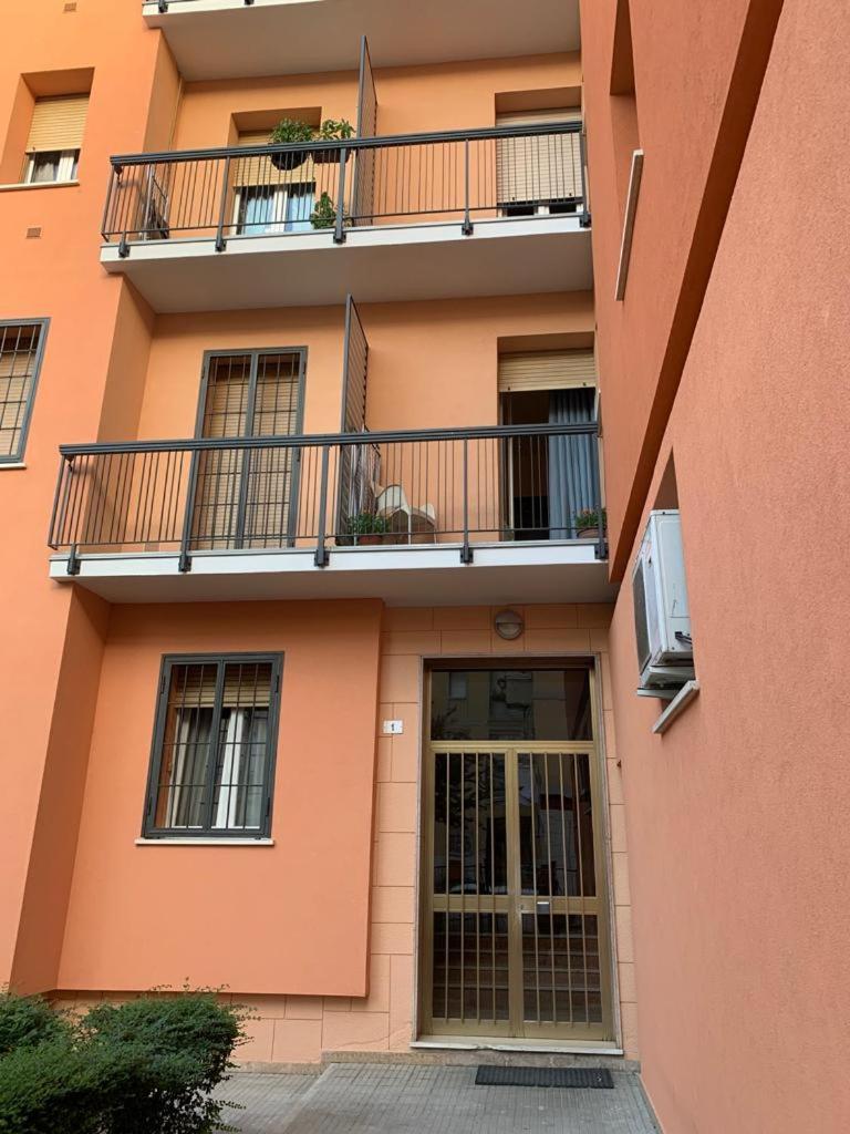 Comfortable Apartament 2 Bedroom Suitable 2-5 Pax โบโลญญา ภายนอก รูปภาพ